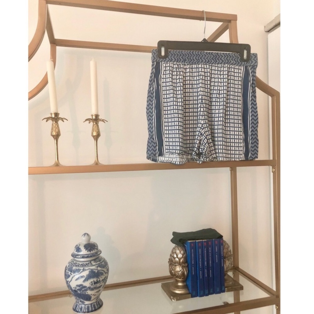 Vero Moda Blue Tile-Print Shorts with Pockets